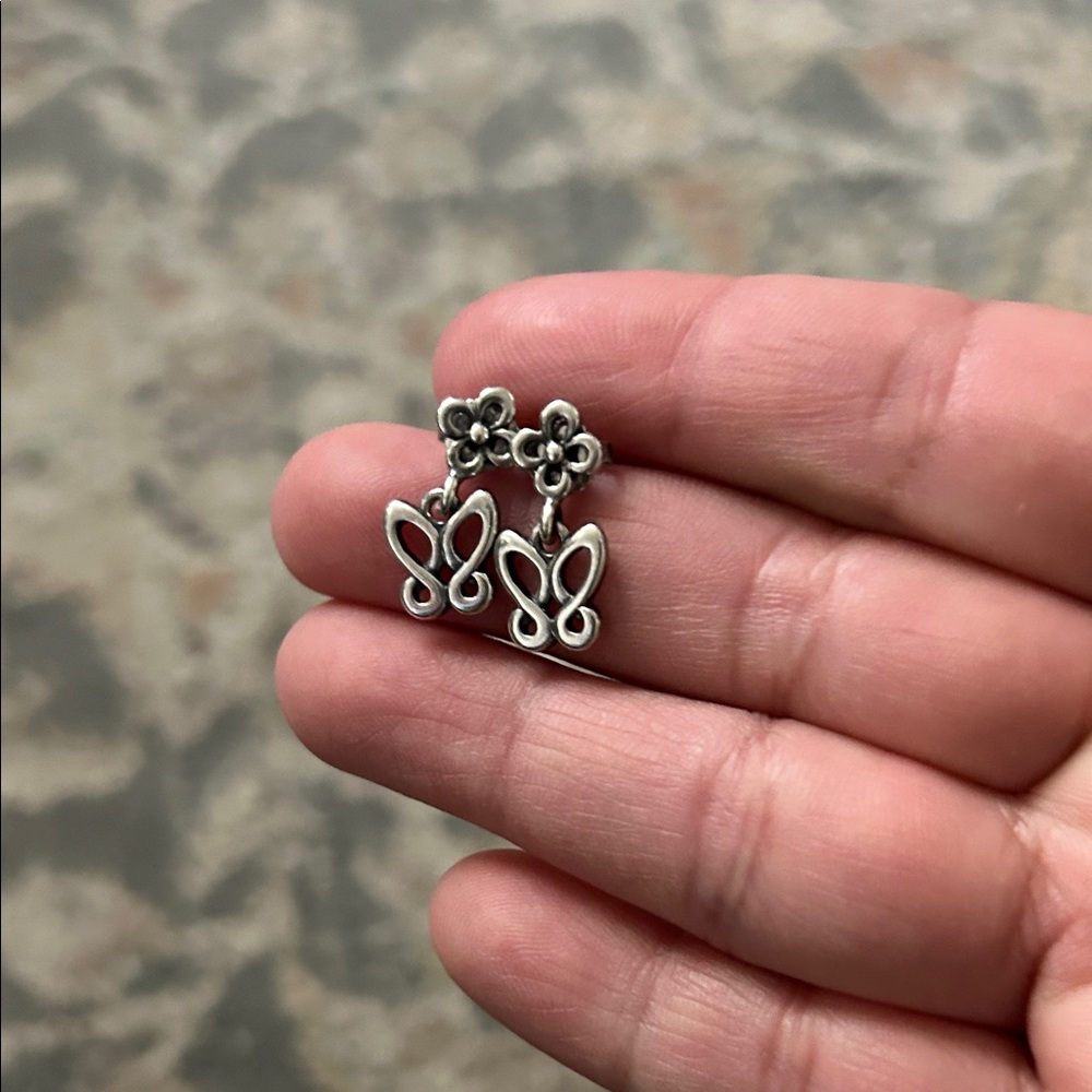 🌟SOLD🌟James Avery Retired Earrings